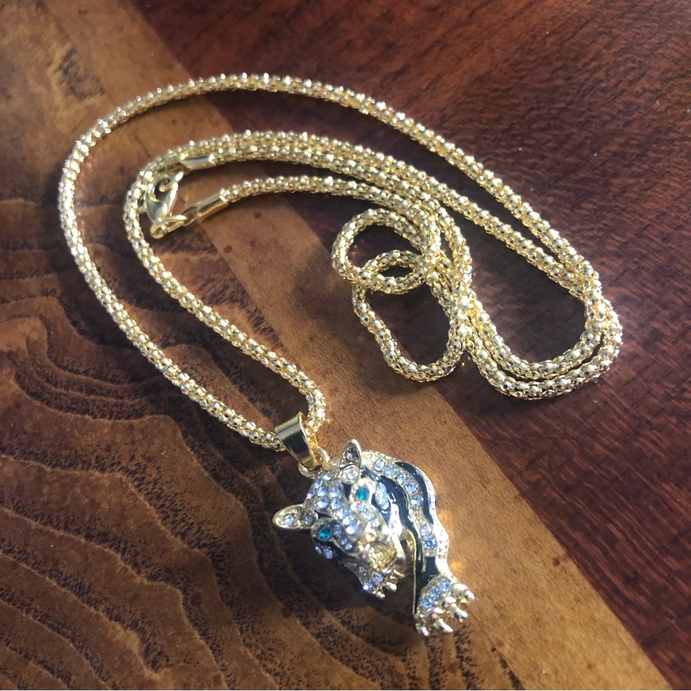 Growling tiger shiny gold emerald eye enamel pendant on chain necklace - Picture 2 of 12